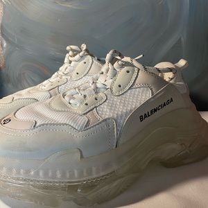 Balenciaga Triple S
Clear Sole White